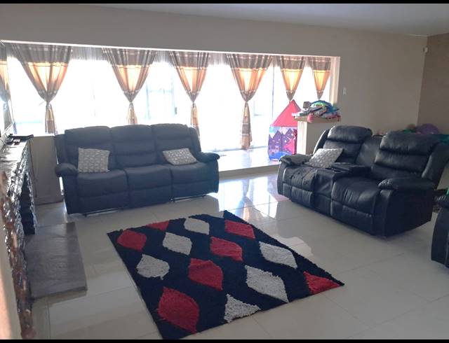 3 BEDROOM HOUSE FOR SALE IN BLUFF